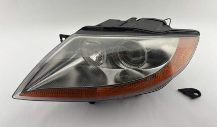 2003-2005 E85 E86 BMW Z4 Driver Headlight / Bi-Xenon / Amber Lens *Broken Tabs* / Z4062