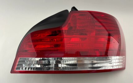 2008-2011 BMW 128i 135i Passenger Side Tail Light / OEM / Halogen / B1014