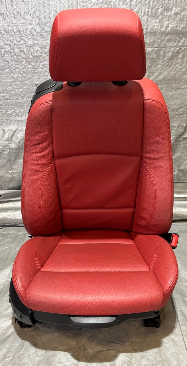 2008-2013 BMW 128i 135i Convertible Passenger Front Seat Assembly / Coral Red Leather / B1014 2008-2013 BMW 128i 135i Convertible Passenger Front Seat Assembly / Coral Red Leather / B1014