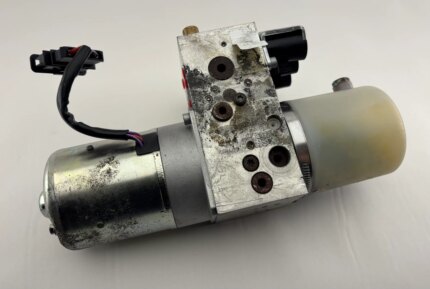 2009-2011 BMW E89 Z4 Convertible Top Hydraulic Pump / Motor *UNTESTED* / Z4909