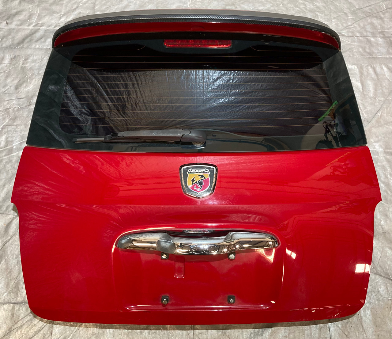 2012-2017 Fiat 500 Abarth Rear Trunk Lid Hatch Liftgate w/ Spoiler / Release Handle / Rosso F5022 2012-2017 Fiat 500 Abarth Rear Trunk Lid Hatch Liftgate w/ Spoiler / Release Handle / Rosso F5022