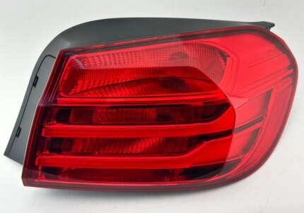 2015-2017 F82 F83 BMW M4 Passenger Side Tail Light / F8M07