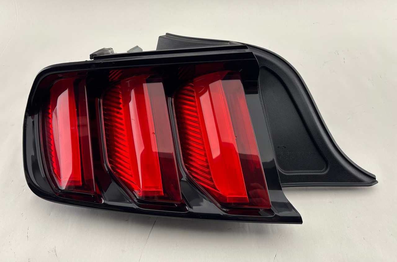 2015-2017 Ford Mustang GT S550 Driver LED Tail Light / FM017 2015-2017 Ford Mustang GT S550 Driver LED Tail Light / FM017