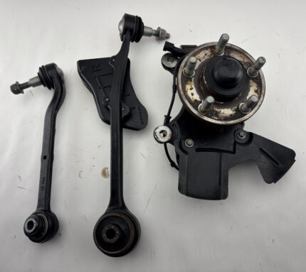 2015-2020 Ford Mustang GT S550 Performance Pack Passenger Front Knee Spindle Hub w/ Control Arms / 88K FM017