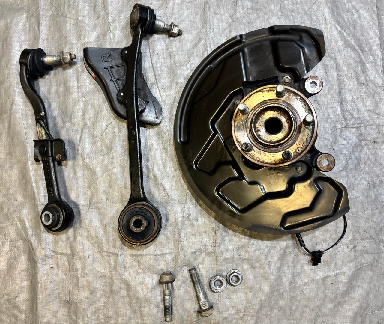 2015-2020 Ford Mustang GT S550 Performance Pack Passenger Front Knee Spindle Hub w/ Control Arms / 92K FM018 2015-2020 Ford Mustang GT S550 Performance Pack Passenger Front Knee Spindle Hub w/ Control Arms / 92K FM018