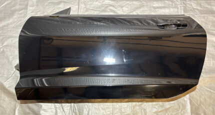2016-2024 Chevrolet Camaro Driver Door Assembly / Black CM003