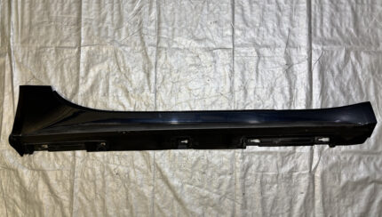 2017-2020 Fiat 124 Spider Abarth Passenger Side Skirt Rocker Panel / Nero Cinema FD033