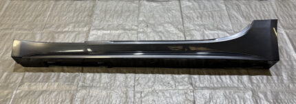2017-2020 Fiat 124 Spider Classica / Lusso Driver Side Skirt Rocker Panel / Moda Gray Metallic FD028