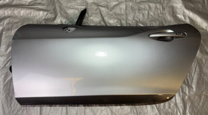 2017-2020 Fiat 124 Spider Driver Side Door Assembly / Grigio Argento FD034