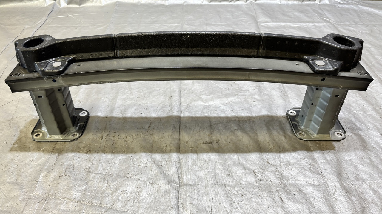 2017-2020 Fiat 124 Spider Front Bumper Support / Impact Beam w/ Foam / Nero Cinema FD033 2017-2020 Fiat 124 Spider Front Bumper Support / Impact Beam w/ Foam / Nero Cinema FD033