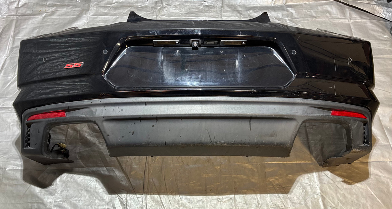 2020-2024 Chevrolet Camaro SS Rear Bumper Cover w/ Valance *Cosmetic Damage* / CM003 2020-2024 Chevrolet Camaro SS Rear Bumper Cover w/ Valance *Cosmetic Damage* / CM003