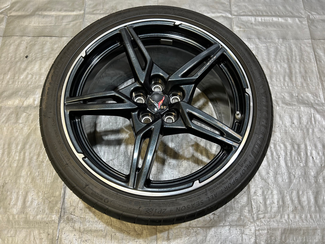 2020-2025 Chevrolet C8 Corvette Stingray 20x11" Carbon Flash Rear Wheel Rim w/ Tire / OEM / C8001 2020-2025 Chevrolet C8 Corvette Stingray 20x11" Carbon Flash Rear Wheel Rim w/ Tire / OEM / C8001