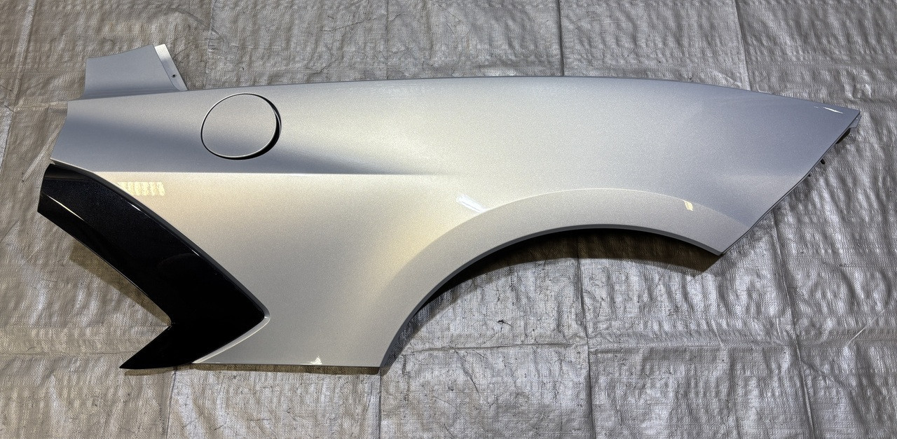 2020-2025 Chevrolet C8 Corvette Stingray Coupe Driver Side Rear Quarter Panel Fender / Silver Flare Metallic C8001 2020-2025 Chevrolet C8 Corvette Stingray Coupe Driver Side Rear Quarter Panel Fender / Silver Flare Metallic C8001