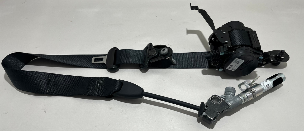 2024-2025 Ford Mustang GT S650 Convertible Passenger Front Seat Belt / SRS / Black / FM202 2024-2025 Ford Mustang GT S650 Convertible Passenger Front Seat Belt / SRS / Black / FM202